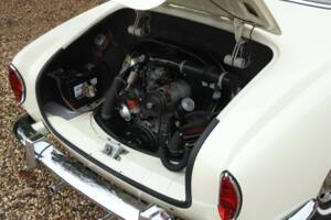Image 41/50 of Volkswagen Karmann Ghia 1300 (1966)