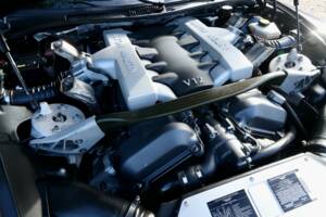 Image 33/50 of Aston Martin V12 Vanquish (2003)