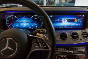 Image 15/20 of Mercedes-Benz E 300 de T (2020)