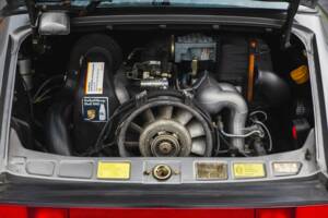 Image 3/50 de Porsche 911 Carrera 3.2 (1989)