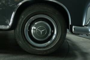 Bild 49/49 von Mercedes-Benz 220 SE (1960)