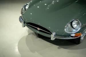 Image 36/50 of Jaguar E-Type 4.2 (1966)