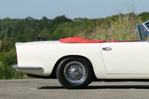 Image 32/38 of Aston Martin DB 6 Mk II Volante (1970)