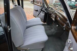 Imagen 13/19 de Mercedes-Benz 220 a (1956)