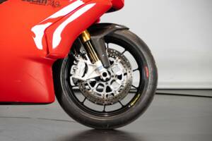 Image 35/50 of Ducati DUMMY (2004)