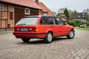 Bild 14/37 von BMW 316i Touring (1991)