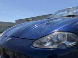 Image 18/20 of Jaguar XKR (2002)