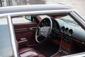 Afbeelding 46/50 van Mercedes-Benz 560 SL (1986)