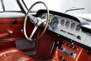 Image 20/28 of Ferrari 250 GT&#x2F;E (1961)