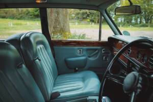 Image 32/42 of Rolls-Royce Silver Shadow II (1977)