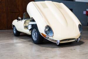 Afbeelding 26/28 van Jaguar E-Type 3.8 (1963)
