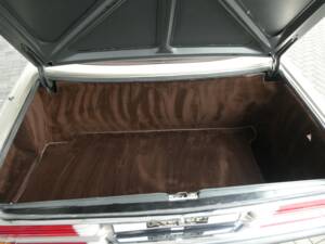 Afbeelding 17/23 van Mercedes-Benz 500 SL (1985)