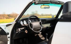 Image 18/48 of Porsche 911 Carrera 4 (1992)