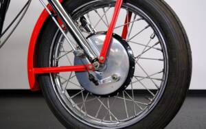 Immagine 3/72 di Harley-Davidson Model KH (1956)