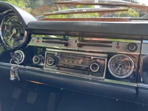 Imagen 25/53 de Mercedes-Benz 230 SL (1965)