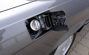 Image 78/96 of Mercedes-Benz 560 SL (1987)