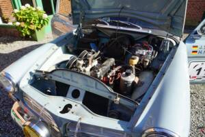 Image 13/18 of Volvo P 122 S (1966)