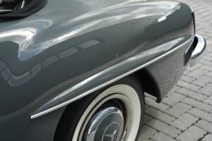 Image 43/50 de Mercedes-Benz 190 SL (1961)