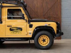 Image 14/47 of Land Rover Defender 90 Works V8 (2013)