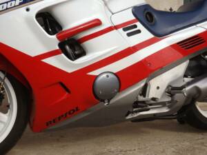 Immagine 9/50 di Honda CBR 1000F (1992)