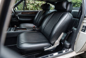 Image 26/32 of Aston Martin V8 Vantage X-Pack (1987)
