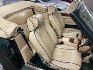 Imagen 9/14 de Aston Martin V8 Vantage Volante X-Pack (1989)
