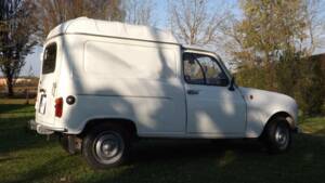 Image 22/44 of Renault R 4 F4 (1982)