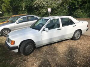 Image 3/9 of Mercedes-Benz 190 E 2.0 (1992)