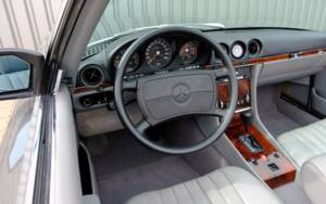 Image 73/97 de Mercedes-Benz 560 SL (1987)