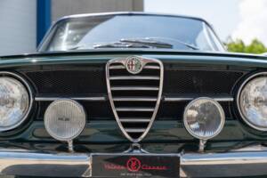 Image 5/83 of Alfa Romeo Giulia GT 1300 Junior (1968)