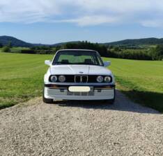 Bild 1/9 von BMW 325ix (1988)