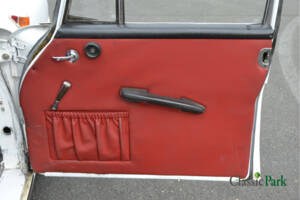 Image 21/47 of Mercedes-Benz 190 c (1963)