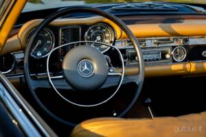 Image 7/79 de Mercedes-Benz 280 SL (1969)