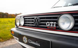 Image 10/48 de Volkswagen Golf Mk II GTi 16V 1.8 (1990)