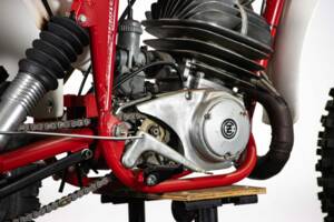 Image 23/50 of CZ 250 (1977)