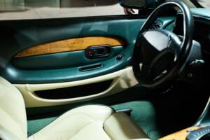Bild 29/34 von Aston Martin DB 7 Vantage (2000)