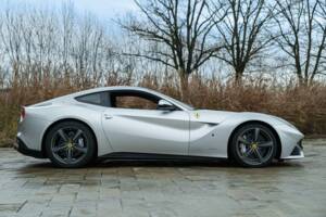 Image 5/50 of Ferrari F12berlinetta (2013)