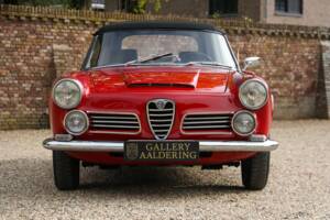 Image 9/50 of Alfa Romeo 2600 Spider (1962)