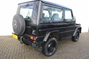 Image 2/14 de Mercedes-Benz 300 GD (SWB) (1983)