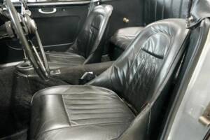 Image 5/50 of Austin-Healey 3000 Mk II (BJ7) (1964)