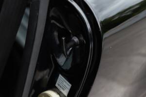 Image 65/108 de Porsche 911 Carrera 3.2 (1989)