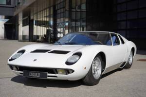 Afbeelding 52/74 van Lamborghini Miura P 400 (1968)