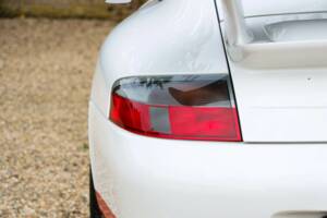 Immagine 34/50 di Porsche 911 GT3 RS (2004)