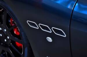 Bild 30/59 von Maserati GranCabrio 4.7 (2010)