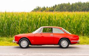 Image 3/53 of Alfa Romeo 2000 GT Veloce (1975)