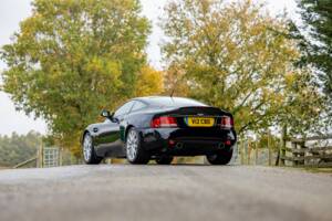 Afbeelding 11/50 van Aston Martin V12 Vanquish S (2007)