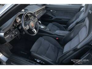 Image 4/38 of Porsche 911 Carrera GTS (2017)