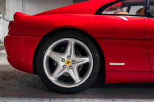 Afbeelding 17/46 van Ferrari F 355 Berlinetta (1997)