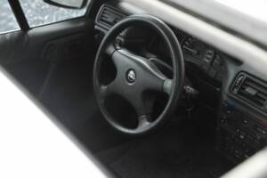 Bild 26/41 von Opel Calibra 2,0 (1991)