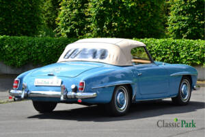 Image 8/50 of Mercedes-Benz 190 SL (1961)